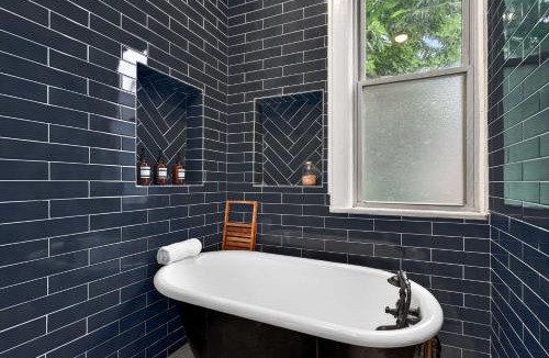 Highlands Apartment | The Crimson Cottage- A Premium Highlands Retreat