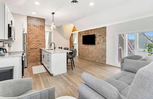 East Walnut HIlls Apartment | The Crown Cincy 7 mins to Downtown