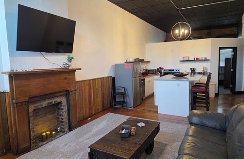 Vevay Apartment | The Delaney's Saloon