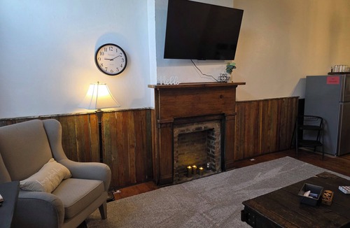 Vevay Apartment | The Delaney's Saloon