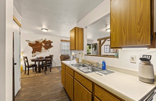 Osawatomie Apartment | The Electric Cowboy Work or Travel 2BR History Trains Trails