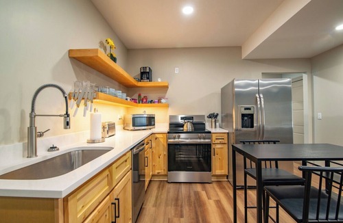 Elizabethtown House | The Elizabethtown Hideaway