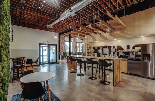 Effingham Apartment | The Exchange. Cozy Studio., XCHNG Studio