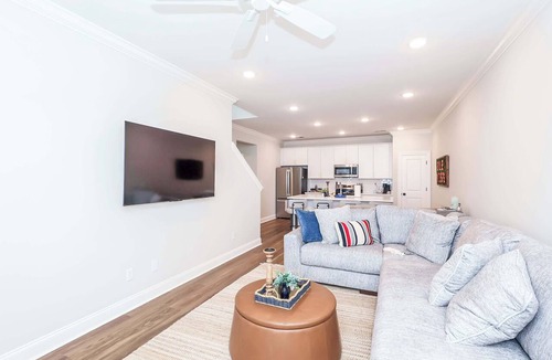 Oxford House | The Grove Getaway at Patterson Place