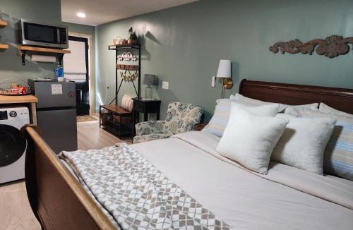 Near South Villa | The Hideaway