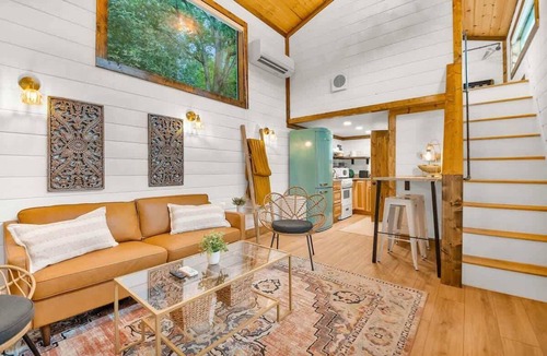 Lookout Valley Neighborhood Association Cabin | The Honeycomb Cabin