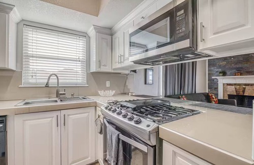 El Paso House | The Hummingbird Sunset Home, West Side