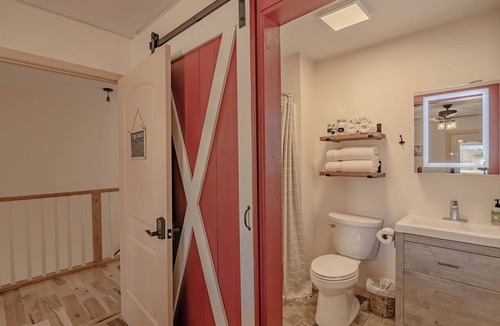 Whitley City Bed & Breakfast | The Inn at Beulah Farm - The Barn