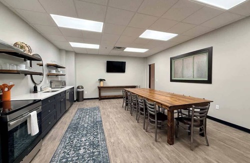 Grand Island Apartment | The Junction: Historic 6-Bedroom Apartment