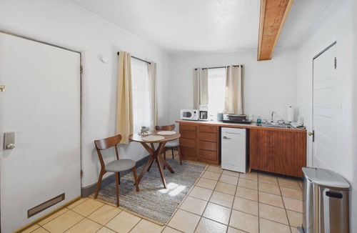 Truth or Consequences Apartment | The Lakeview Kitchenette - 2 Queen Beds