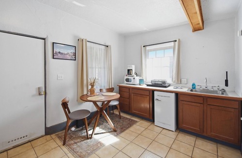 Truth or Consequences Apartment | The Lakeview Kitchenette - 2 Queen Beds