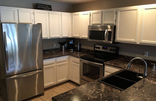 Osage Beach Condo | The Ledges - 3Br, 2Ba Walk off deck! Slip included.