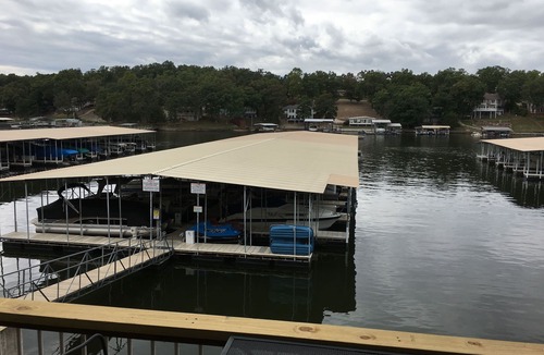 Osage Beach Condo | The Ledges - 3Br, 2Ba Walk off deck! Slip included.
