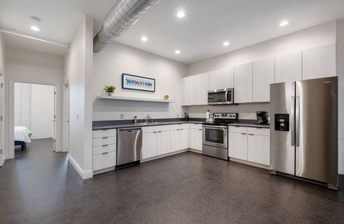 East Market District Condo | The Lily - Modern 3 BR/Stay Nulu Marketplace