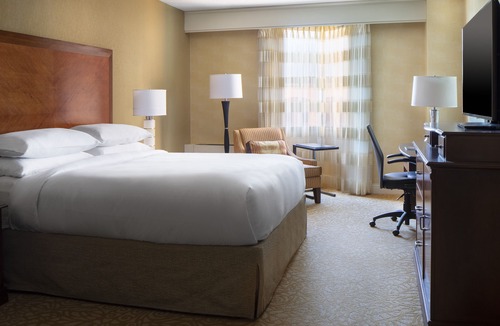 Downtown Lincoln Hotel | The Lincoln Marriott Cornhusker Hotel