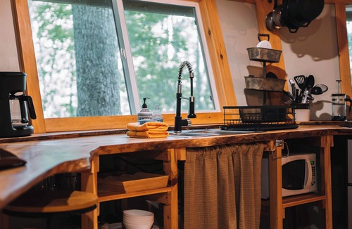 Rogers Hotel | The Looking Glass: A Pair of Mirrored Treehouses