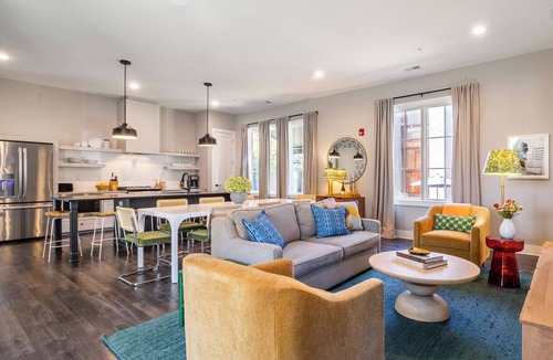 Germantown Apartment | The Magnolia by AvantStay | 12 Bedrooms in DT Nash