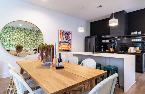 Germantown Apartment | The Magnolia by AvantStay | 12 Bedrooms in DT Nash