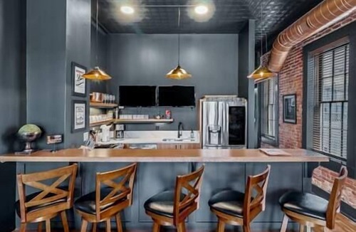 Butchertown House | The "Manhattan": Downtown Speakeasy