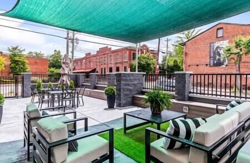 Butchertown House | The "Manhattan": Downtown Speakeasy