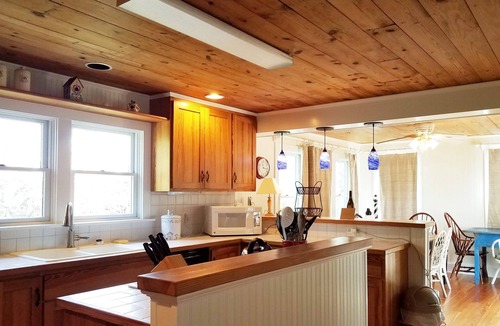 Ocracoke House | The Mary Francis: Dog friendly, near Springers Point and Lighthouse