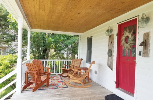 Ocracoke House | The Mary Francis: Dog friendly, near Springers Point and Lighthouse
