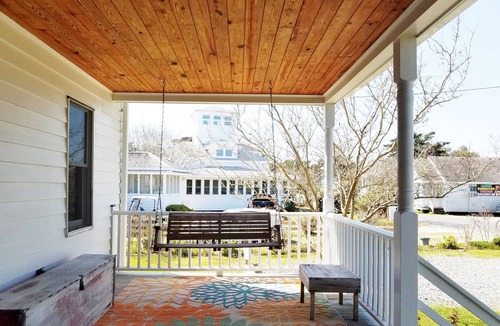 Ocracoke House | The Mary Francis: Dog friendly, near Springers Point and Lighthouse