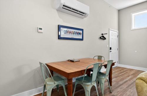 Taylor Berry House | The Matt Winn Suite A Cozy Modern Brick Home