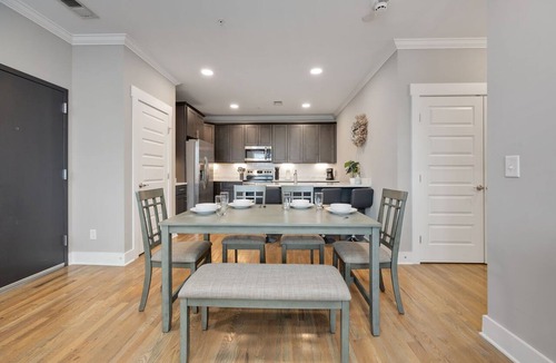 The Nations Apartment | The Nations | Modern 2BR | Parking | Sleeps 6