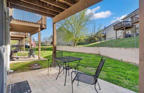 Table Rock House | The Nautical Nook - Charming Walk-In Condo for 4