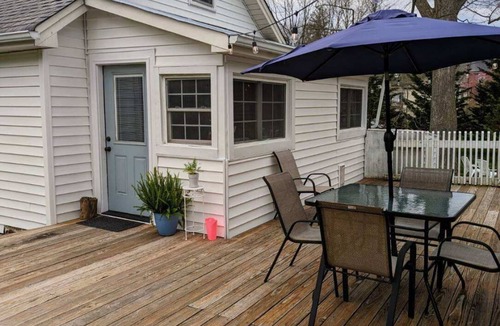 Abingdon Cottage | The Olde Springhouse cottage in downtown Abingdon