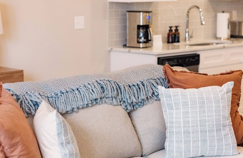 Oxford House | The Oxford Edit: A Chic 3BR in Oxford 2 mi to campus