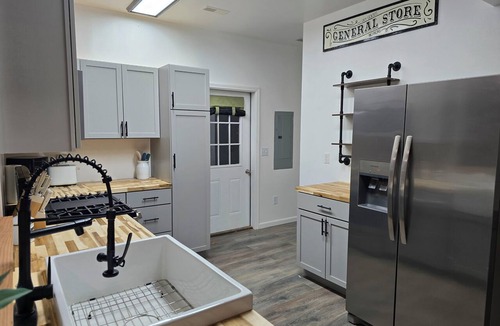 Owensville Cottage | The Paddock House at Dark Horse Farms. 3Bd 2bath Sleeps 12 nestled on 70 acres