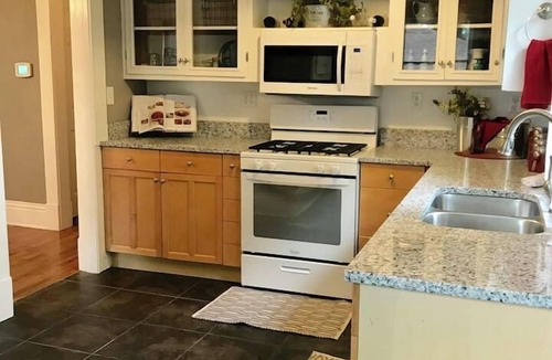 De Soto House | The Park House: 3 Bed near KC, Weddings, WC26