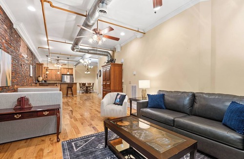 Downtown Nashville Condo | The Parton Printer's Alley Nashville- 2 Blocks to Broadway