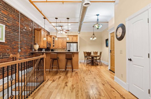 Downtown Nashville Condo | The Parton Printer's Alley Nashville- 2 Blocks to Broadway
