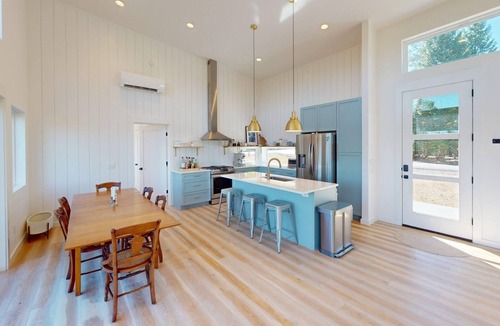 Young Harris House | The Perch | Poolside Modern Mountain Retreat