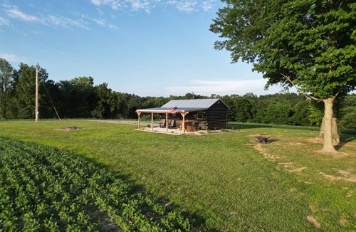 Murphysboro Cabin | The Pondside Cabin Retreat — A True Cabin Escape