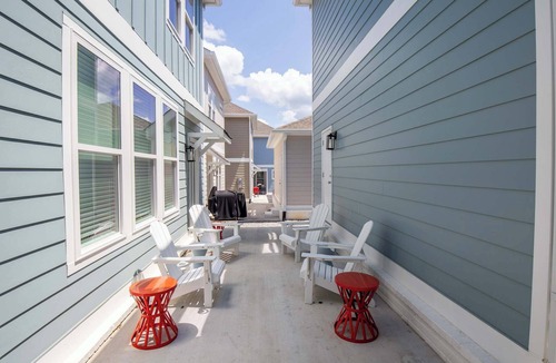 Oxford Apartment | The Powder Blues Loft by Apex Short Term Stays