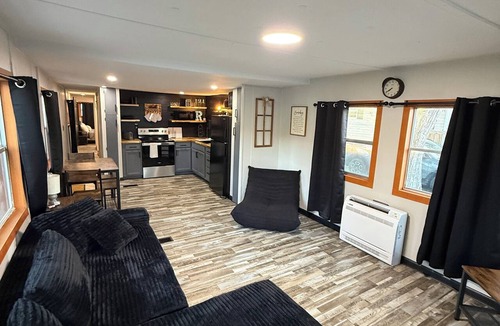 Hubert House | The Rustic Stay ,in Hubert NC ,10 min from main gate camp Lejeune ,30min from EI