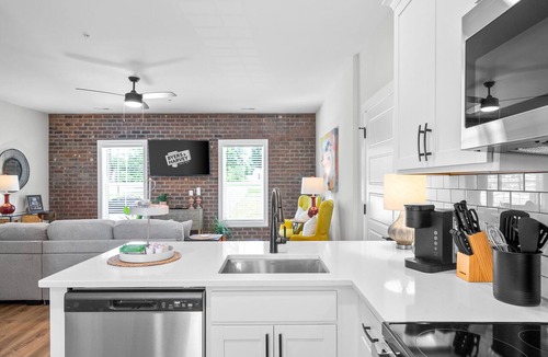 Clarksville Apartment | The Spot 281 Liberty Pkwy