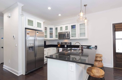 Oxford Condo | The Tanglewood Ten by Apex Short Term Stays