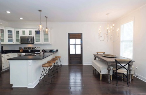 Oxford Condo | The Tanglewood Ten by Apex Short Term Stays