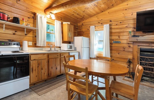 Shell Knob Cabin | The Timber's Hawthorn #12 Close to Campbell's Point Marina