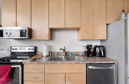 West Main Historic District Apartment | The Valhalla in Downtown Louisville with River View