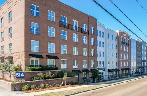 Oxford House | The Vault - Perfect Location!