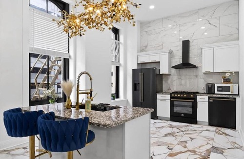 West Main Historic District Apartment | The Winston on Market Downtown Louisville Loft