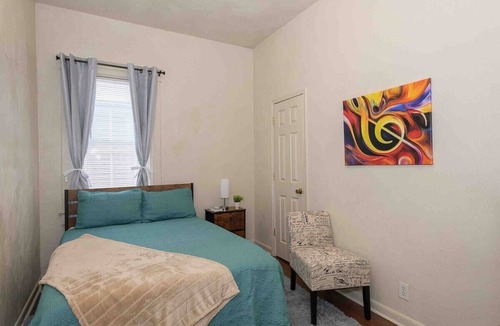 Newport News Apartment | This duplex is a 3 bedroom(s), 1 bathrooms, located in Newport News, VA.