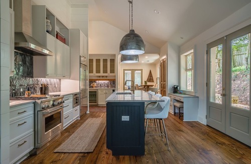 Oxford House | Three Bedroom House Downtown on South Lamar Walk to the Square and Campus