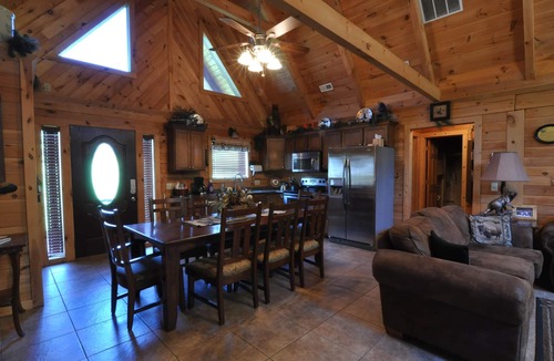 Branson Cedars Cabin | Timber Mountain Lodge, Private Hot Tub .1 Mi to Thunder Ridge; 10 min Branson